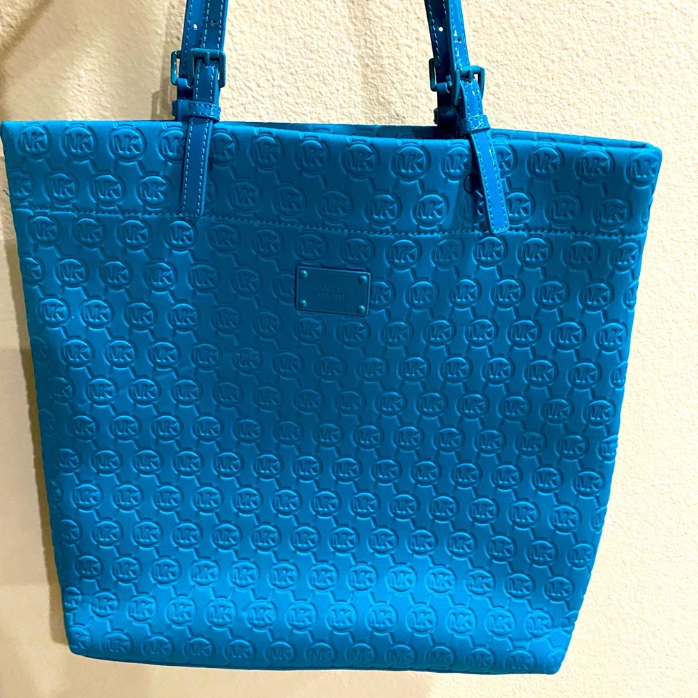 MICHAEL KORS Monogram Turquoise Jet Set Tote